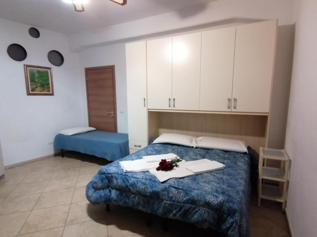 Villa Glori Affitto Camere Monolocali Карпи Экстерьер фото